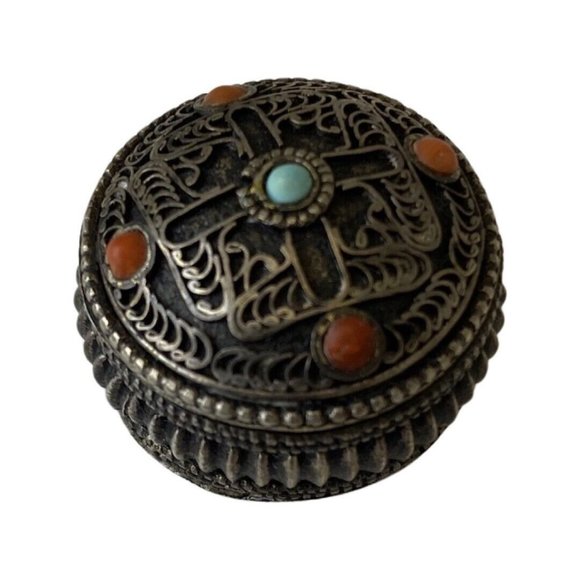 Tiny Tibetan Prayer Box 5 Gemstones Silver Filigree Intricate Design Round - Picture 5 of 6